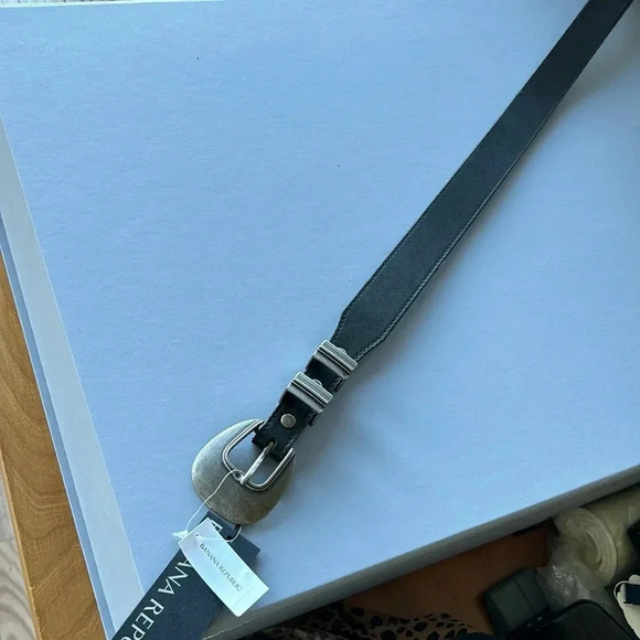 NWT BANANA REPUBLIC women’s black leather Western style belt size medium - Picture 3 of 7